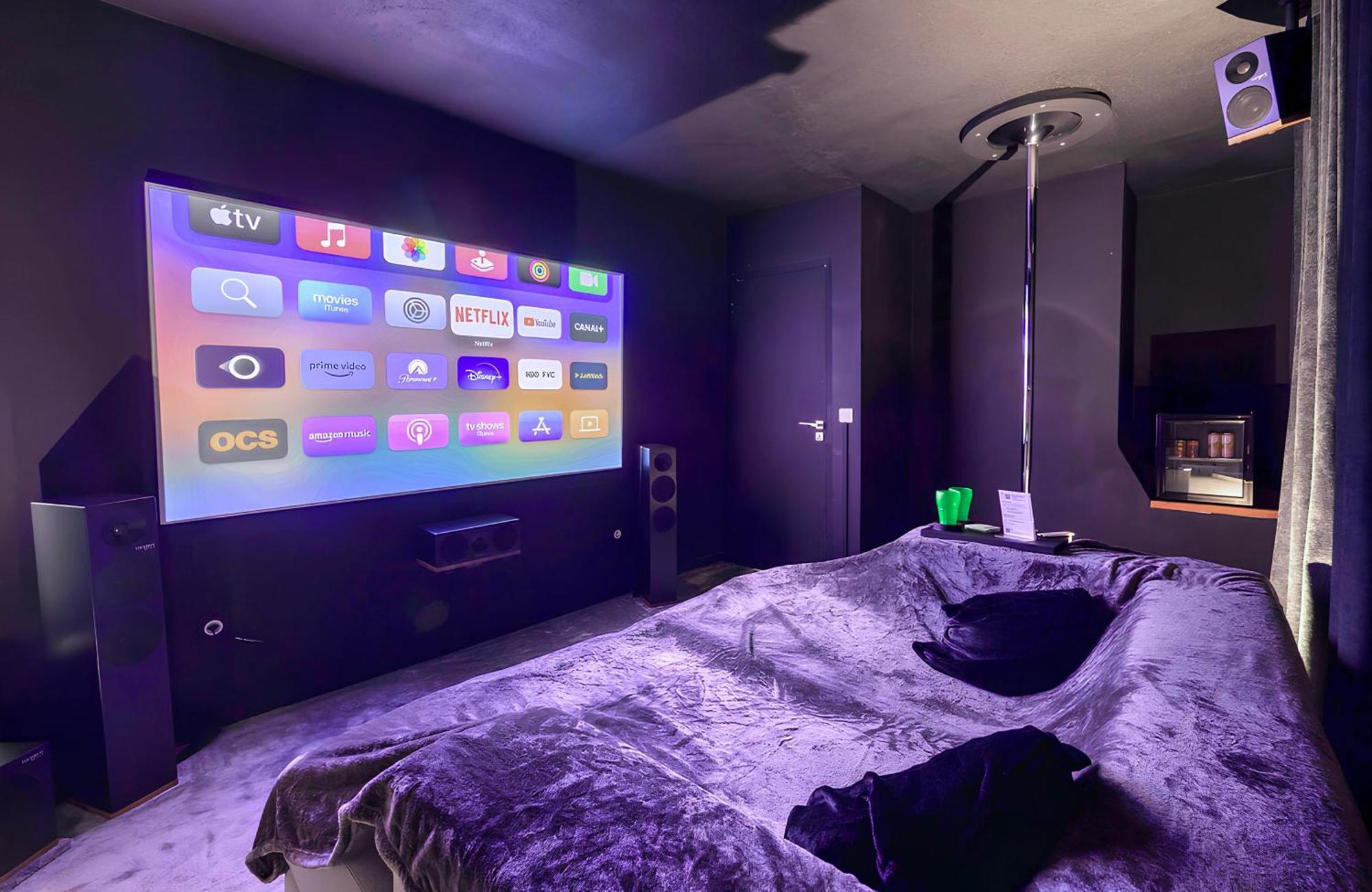 50 Nuances D'amour - Jacuzzi / Massage / Cinema * Moirans