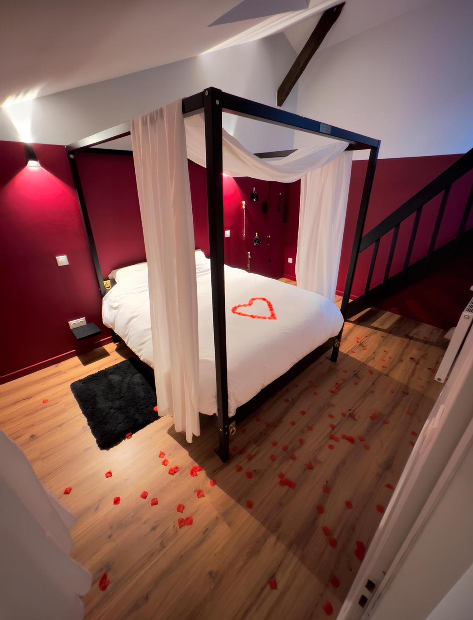 50 Nuances D'amour - Jacuzzi / Massage / Cinema *