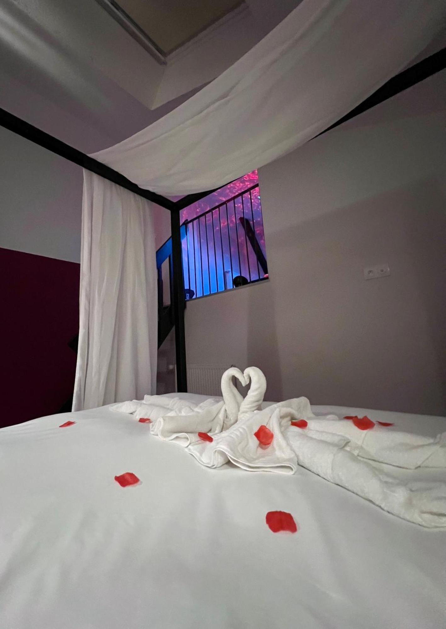 50 Nuances D'amour - Jacuzzi / Massage / Cinema Villa