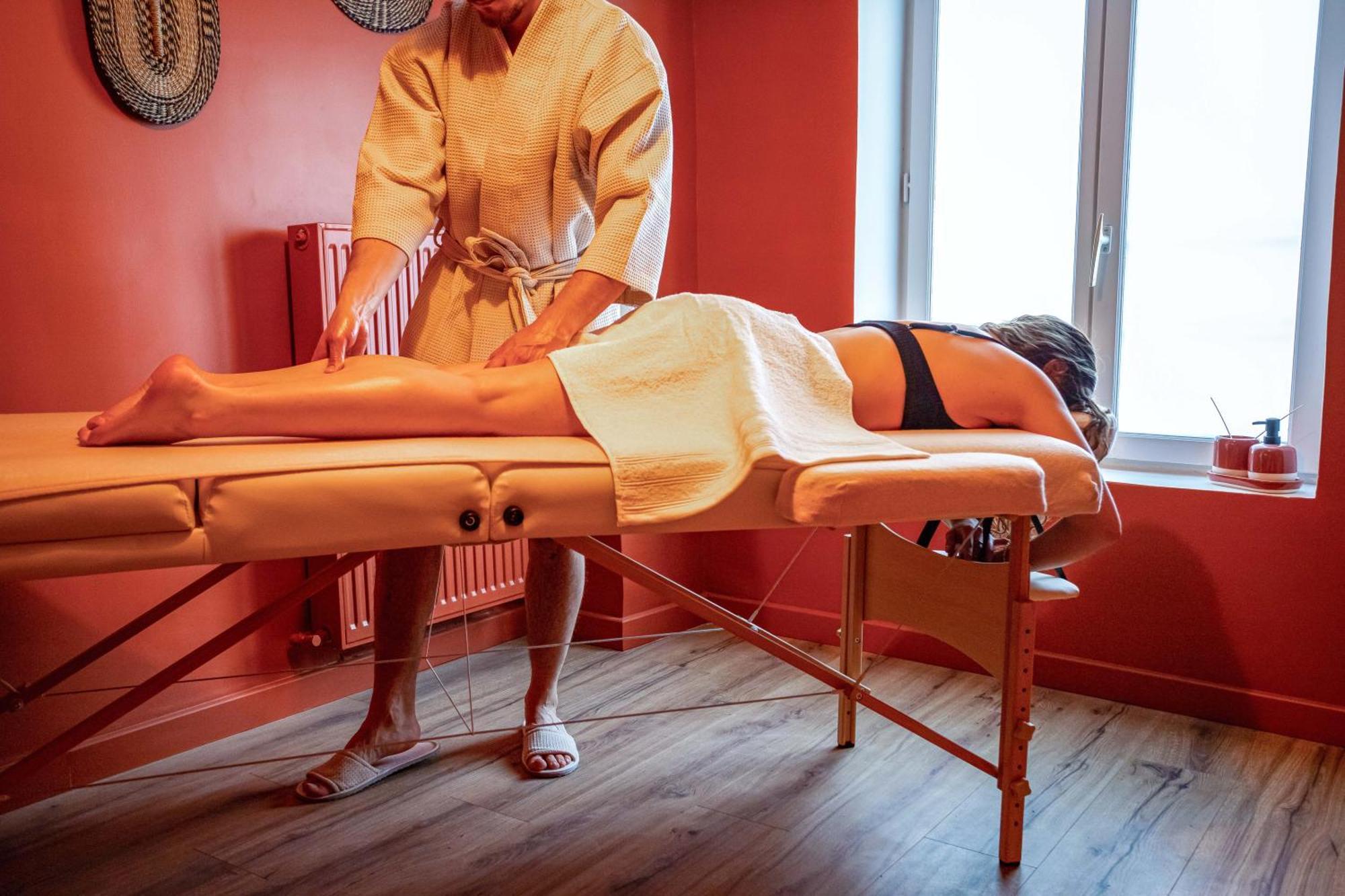 50 Nuances D'amour - Jacuzzi / Massage / Cinema *