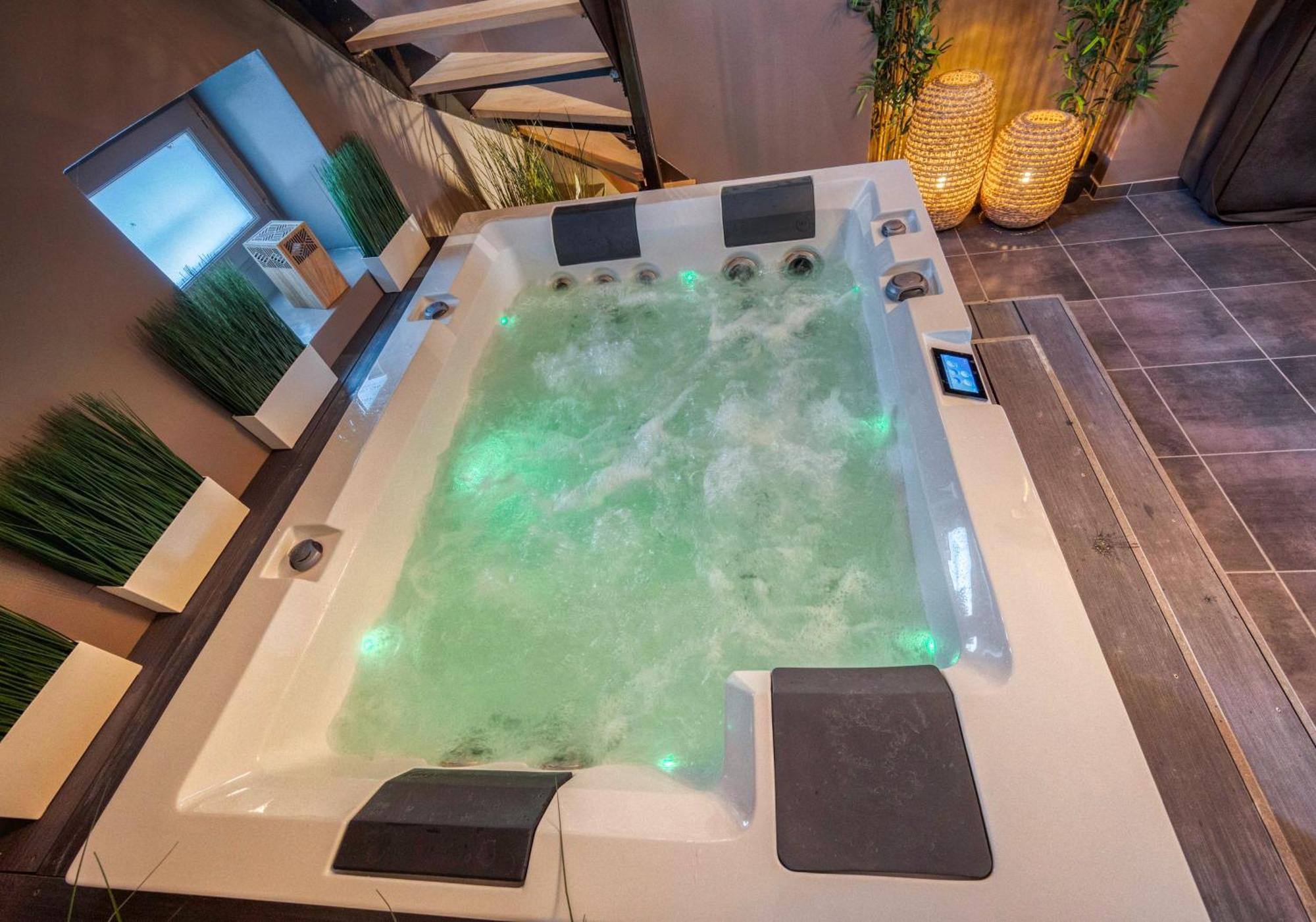 50 Nuances D'amour - Jacuzzi / Massage / Cinema Villa Moirans